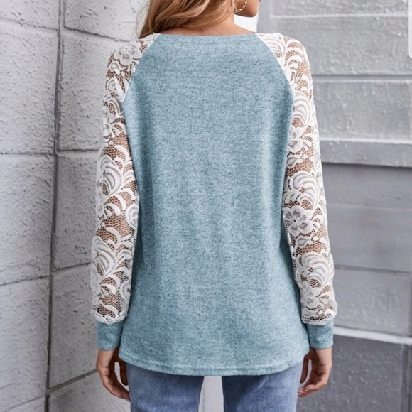 Causal lace details Long sleeved Top - Picture 3 of 4